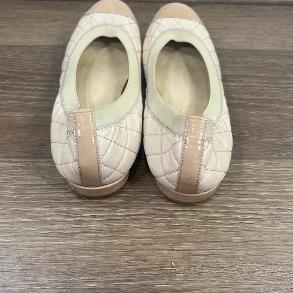 Stuart Weitzman Nude Quilted Napa Flats - Picture 3 of 7